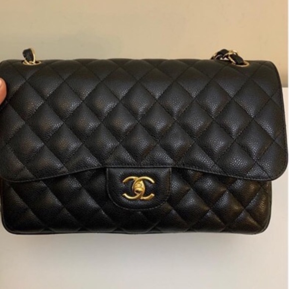 CHANEL Handbags - Chanel Jumbo Classic Flap Bag